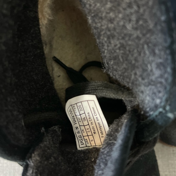 UGG BOOTS SIZE 5 - Picture 2 of 6